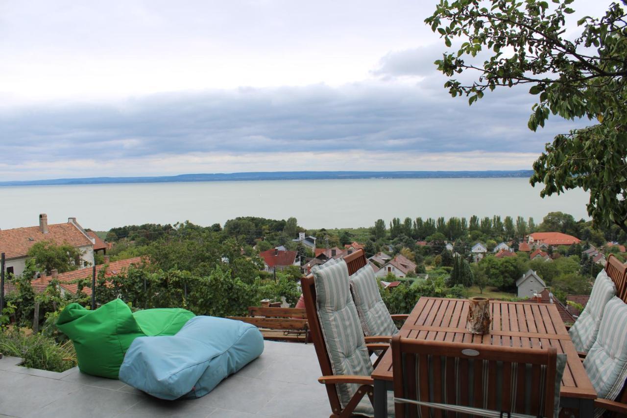 Panorama Apartmanhaz Badacsonytomaj Exterior foto