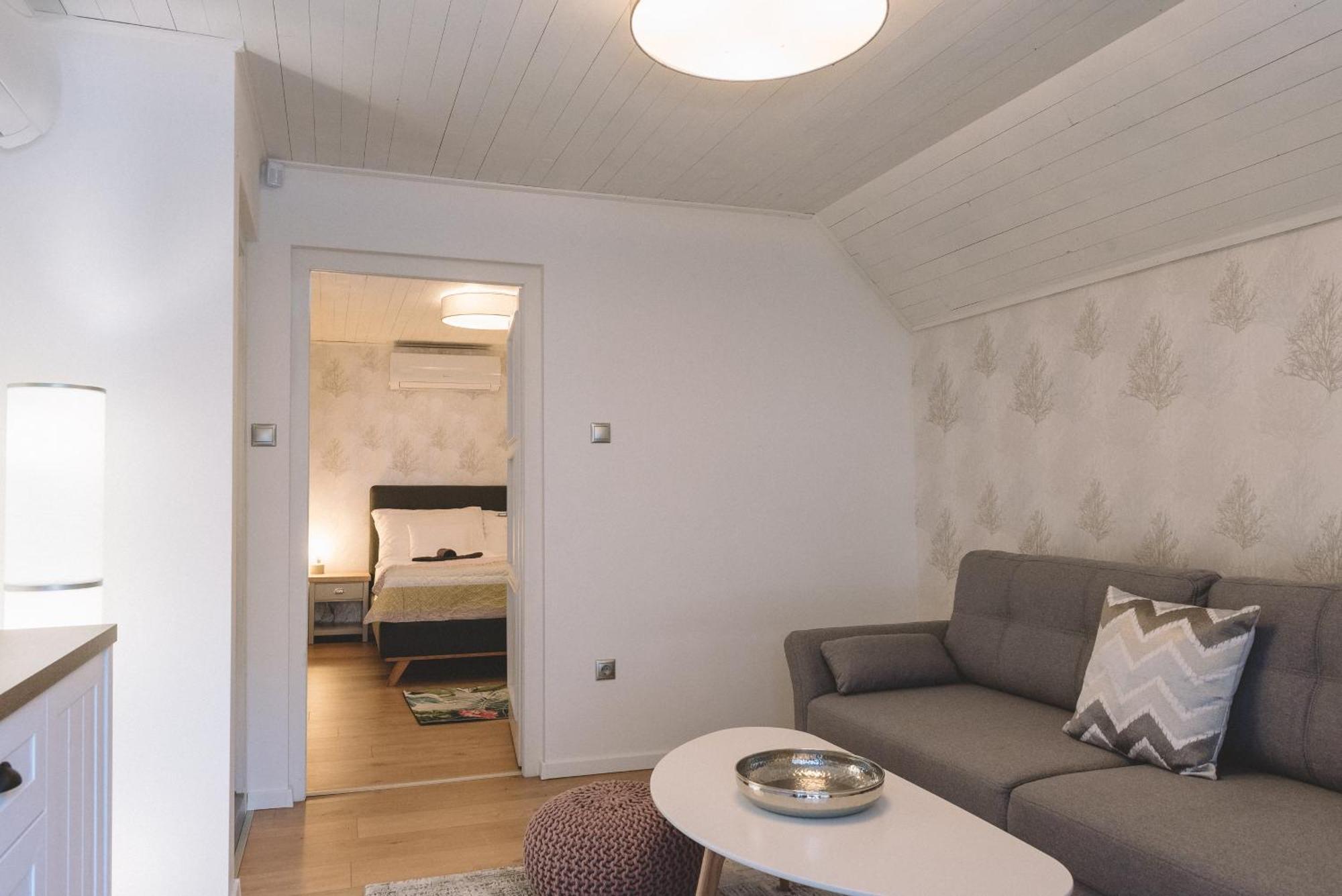 Panorama Apartmanhaz Badacsonytomaj Exterior foto