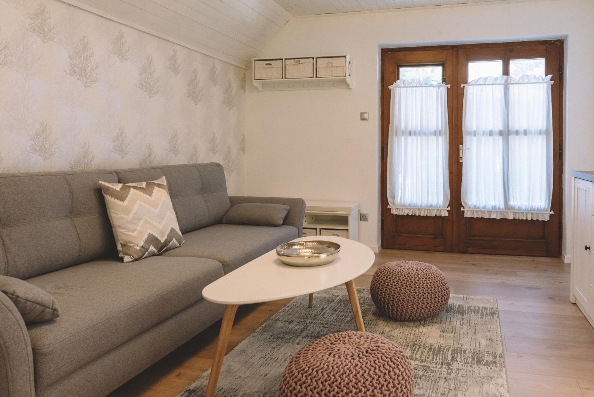 Panorama Apartmanhaz Badacsonytomaj Exterior foto