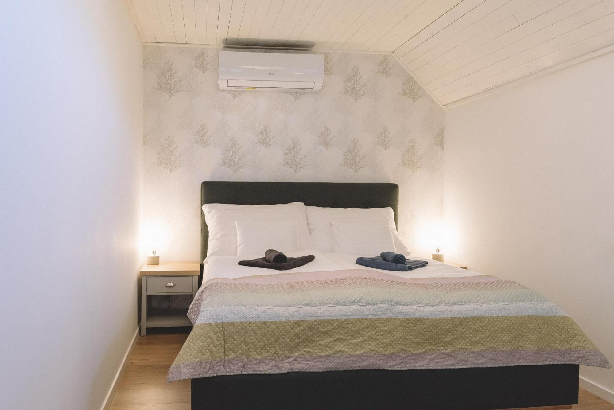 Panorama Apartmanhaz Badacsonytomaj Exterior foto